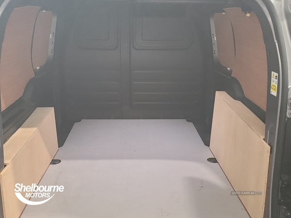 Renault Kangoo ML19 E-Tech Advance RC Panel Van in Down