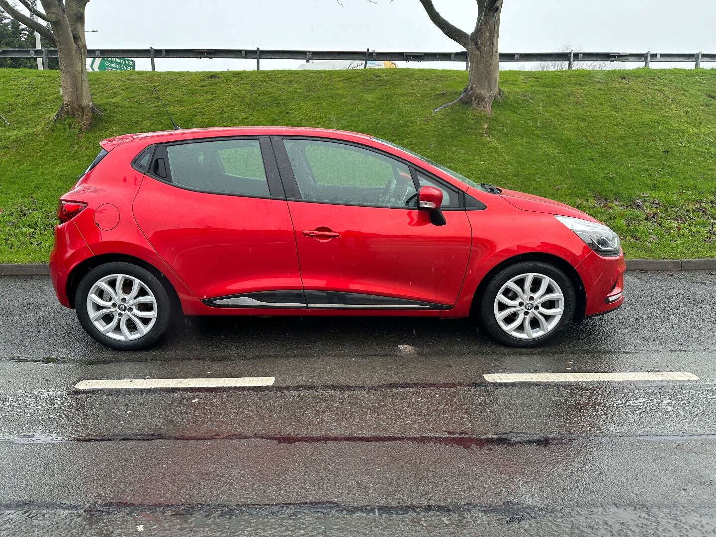 Renault Clio HATCHBACK in Down