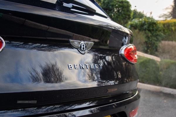 Bentley Bentayga ESTATE in Down