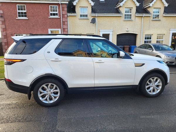 Land Rover Discovery 3.0 TD6 SE 5dr Auto in Down