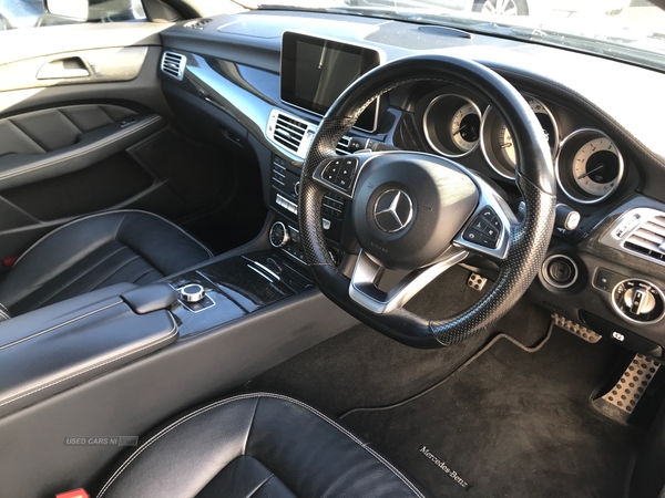 Mercedes-Benz CLS-Class 220 D AMG LINE in Down