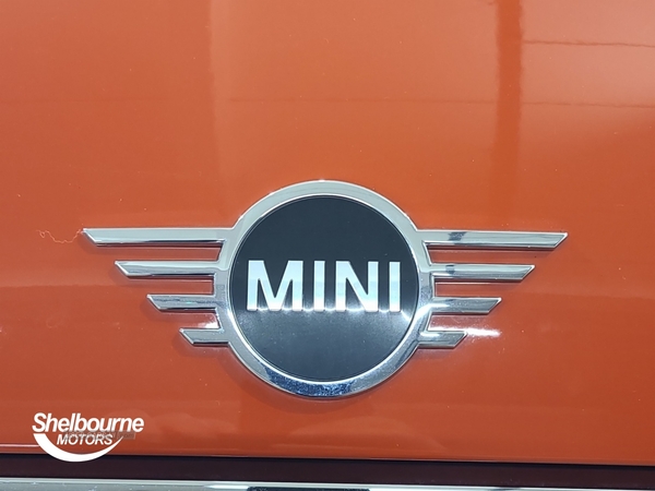 MINI Hatch 1.5 Cooper Classic Hatchback 5dr Petrol Steptronic Euro 6 (s/s) (136 ps) in Down