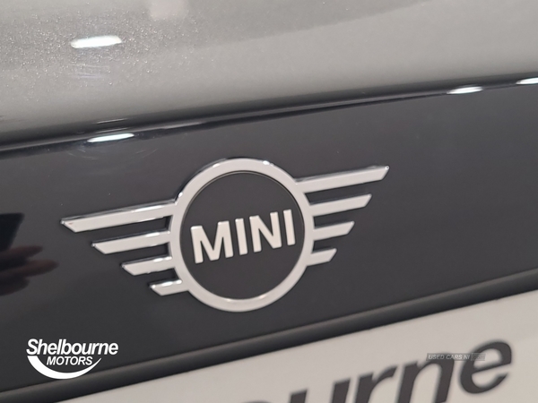 MINI Hatch 1.5 Cooper Classic Hatchback 5dr Petrol Manual Euro 6 (s/s) (136 ps) in Down