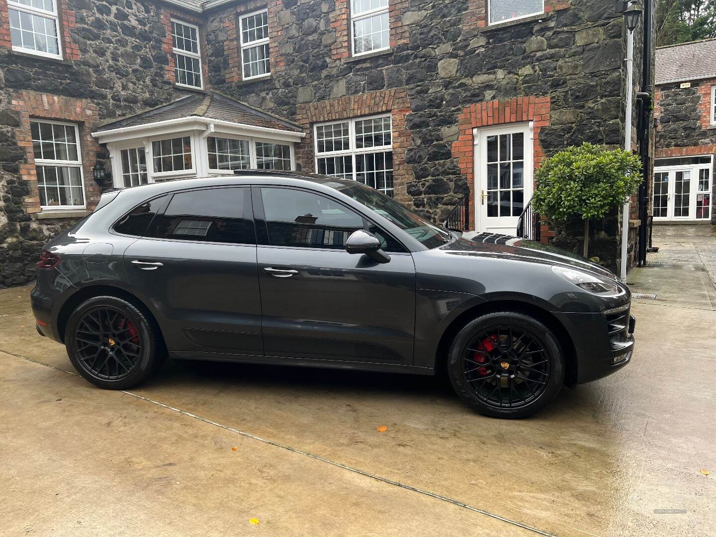 Porsche Macan ESTATE in Antrim