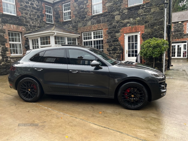 Porsche Macan ESTATE in Antrim