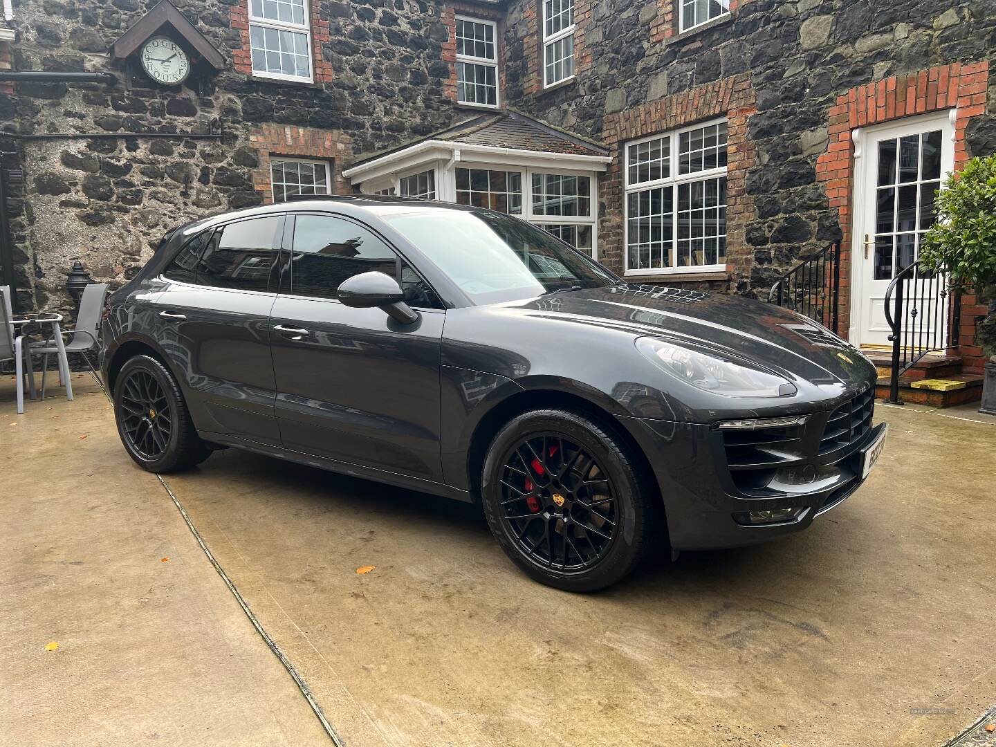 Porsche Macan ESTATE in Antrim