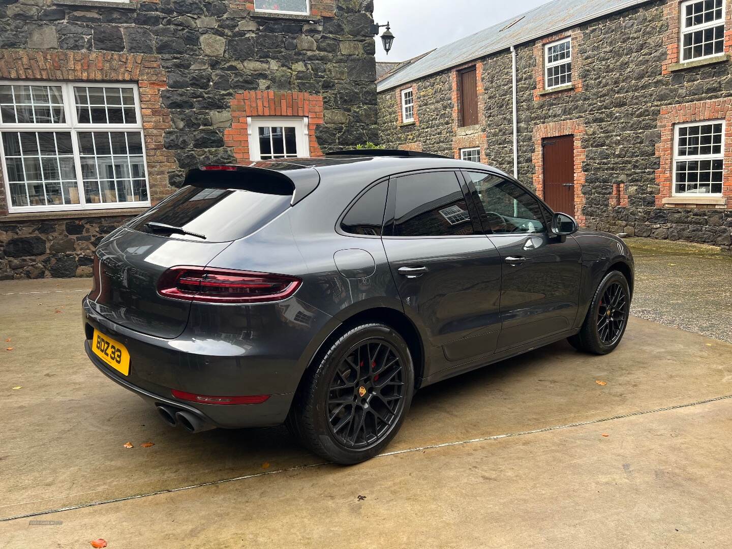 Porsche Macan ESTATE in Antrim