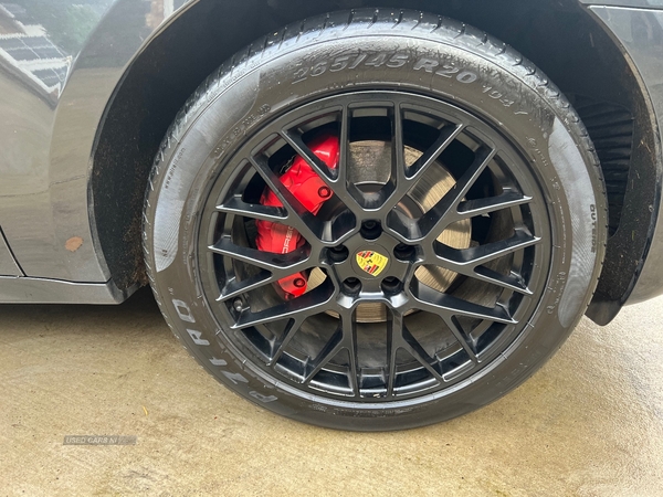 Porsche Macan ESTATE in Antrim