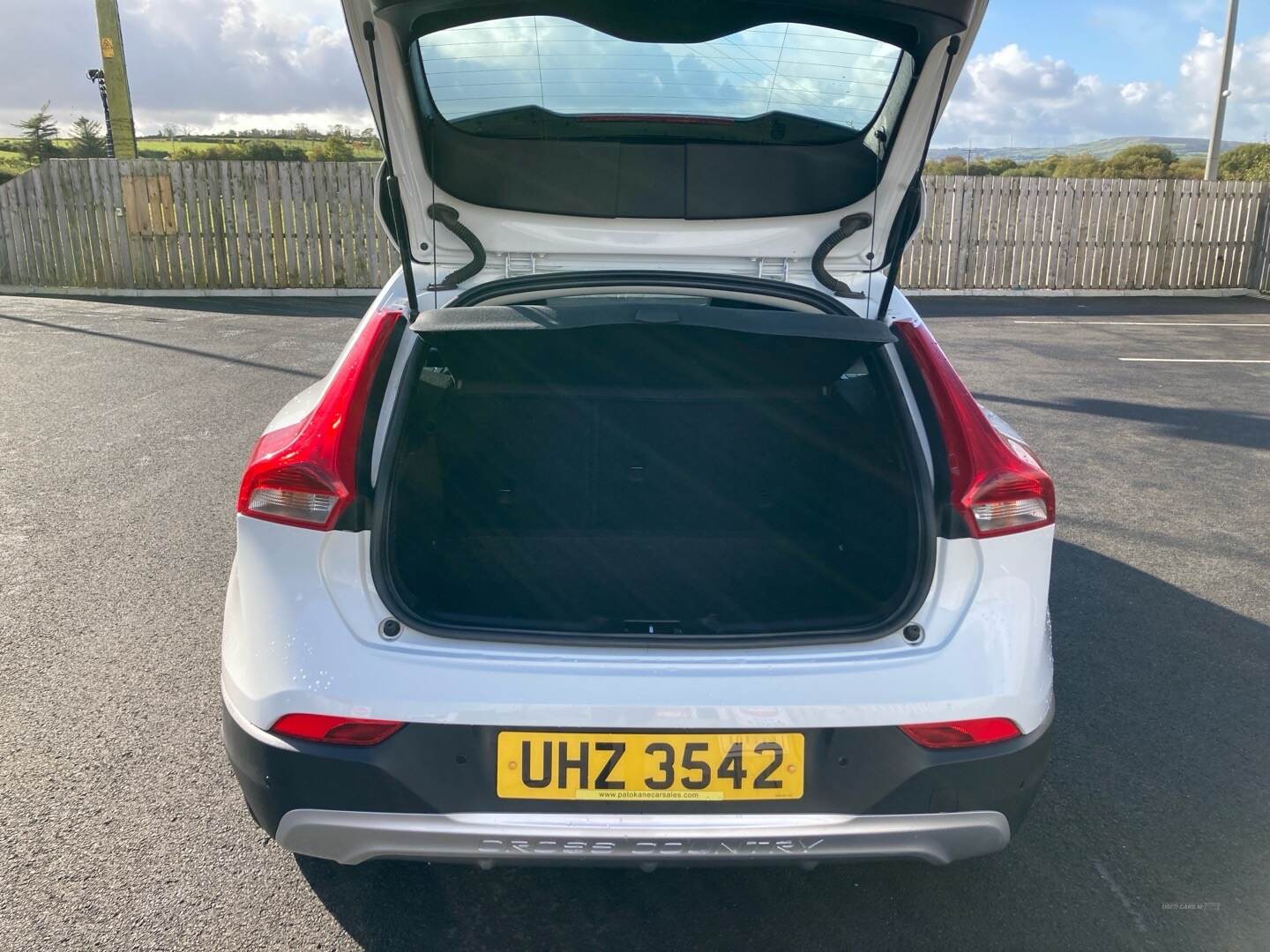 Volvo V40 DIESEL HATCHBACK in Derry / Londonderry