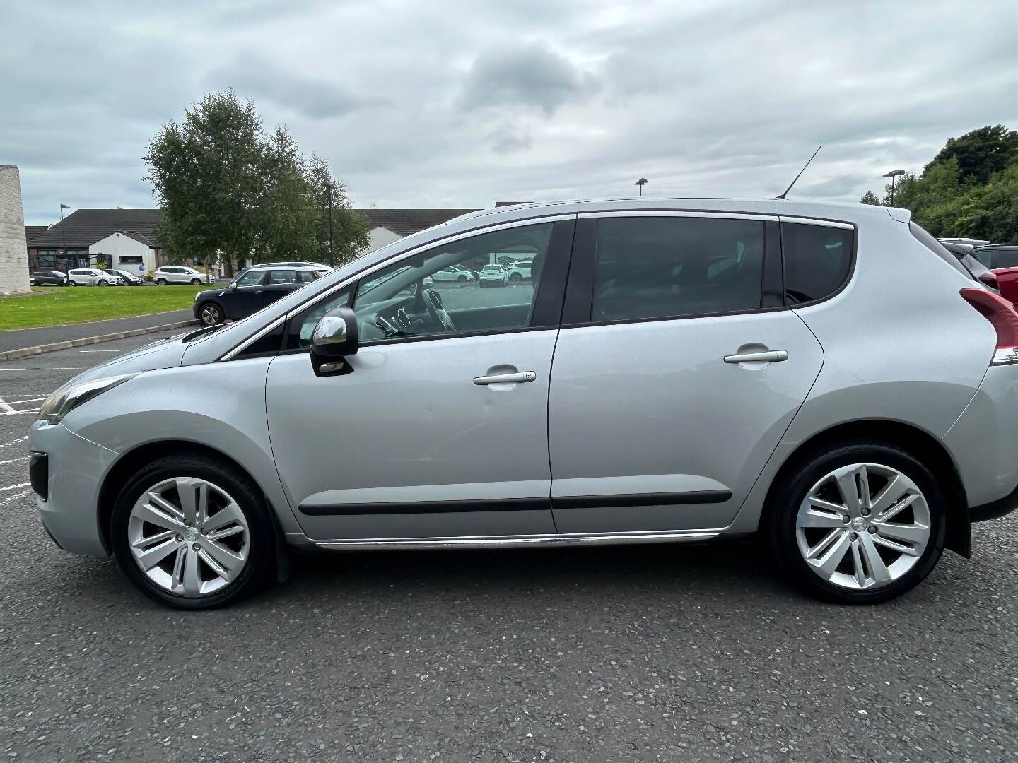 Peugeot 3008 DIESEL ESTATE in Antrim