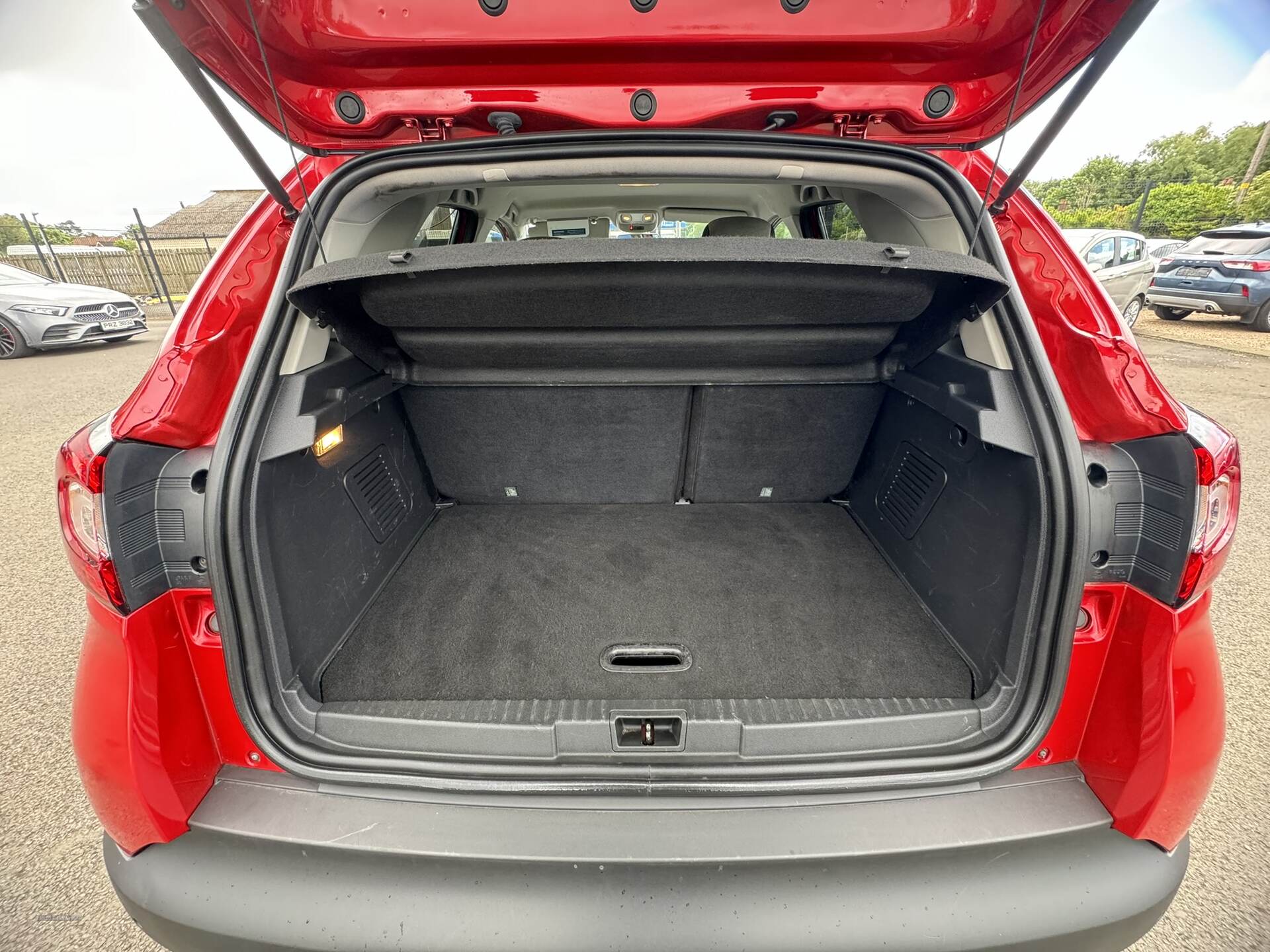 Renault Captur DIESEL HATCHBACK in Antrim