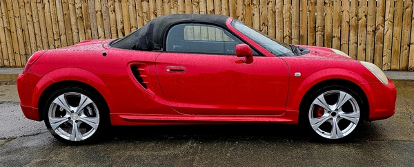 Toyota MR2 ROADSTER in Down