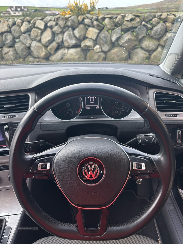 Volkswagen Golf 2.0 TDI SE 5dr in Down