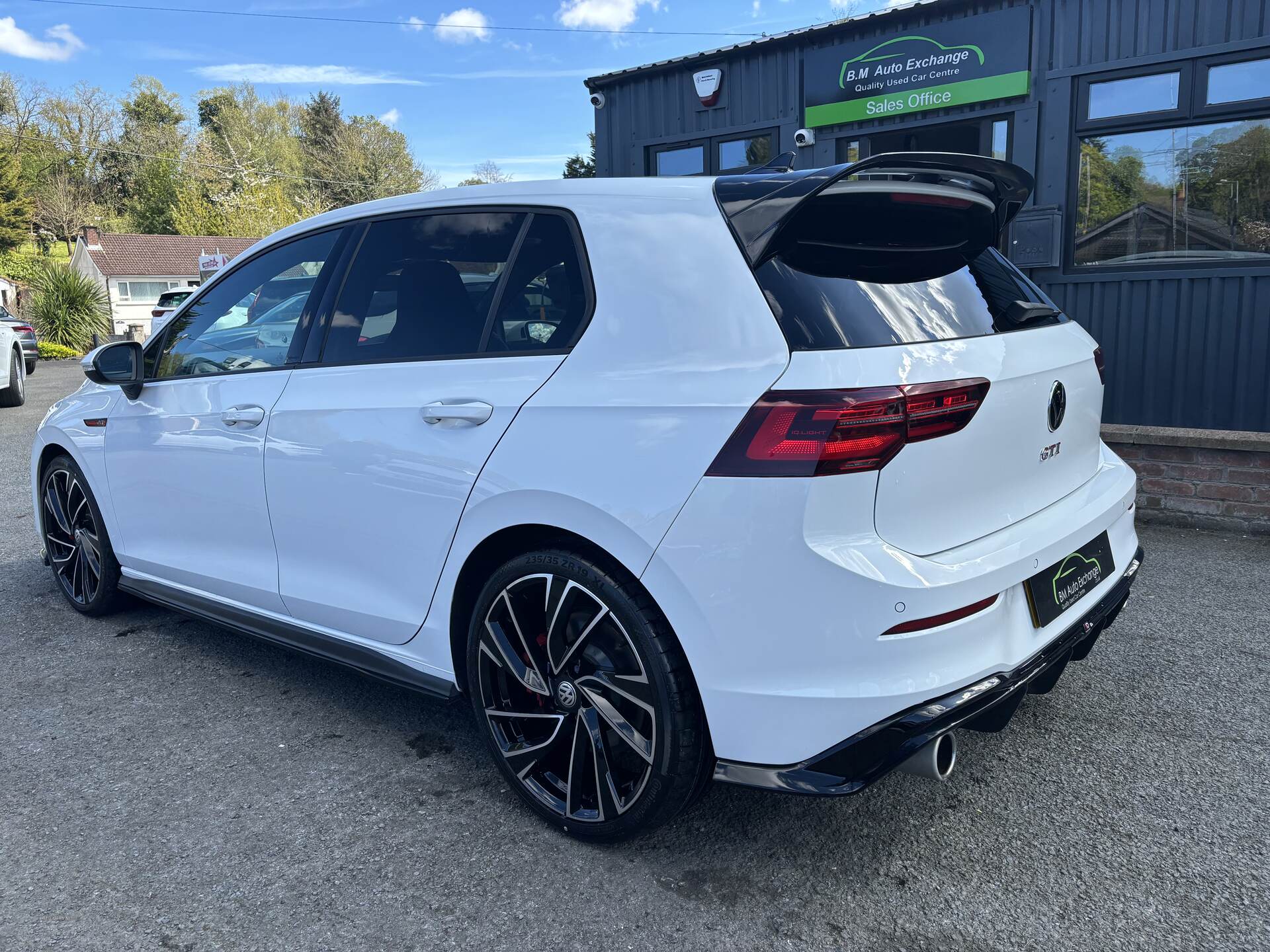 Volkswagen Golf HATCHBACK in Down