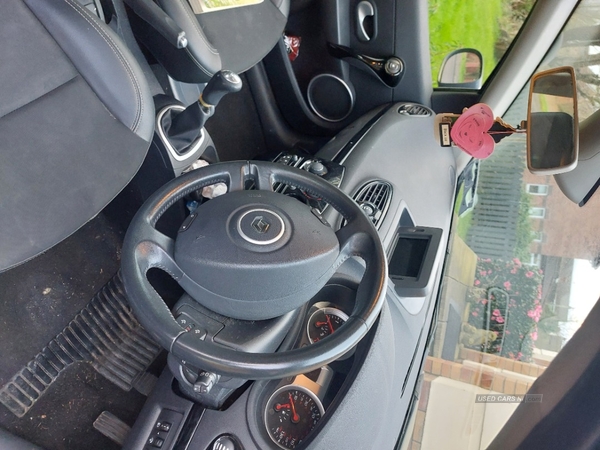Renault Clio 1.2 16V Dynamique TomTom 5dr in Antrim