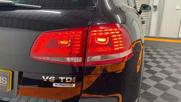 Volkswagen Touareg R-LINE 3.0 V6 TDI BLUEMOTION TECHNOLOGY 5d 259 BHP in Antrim