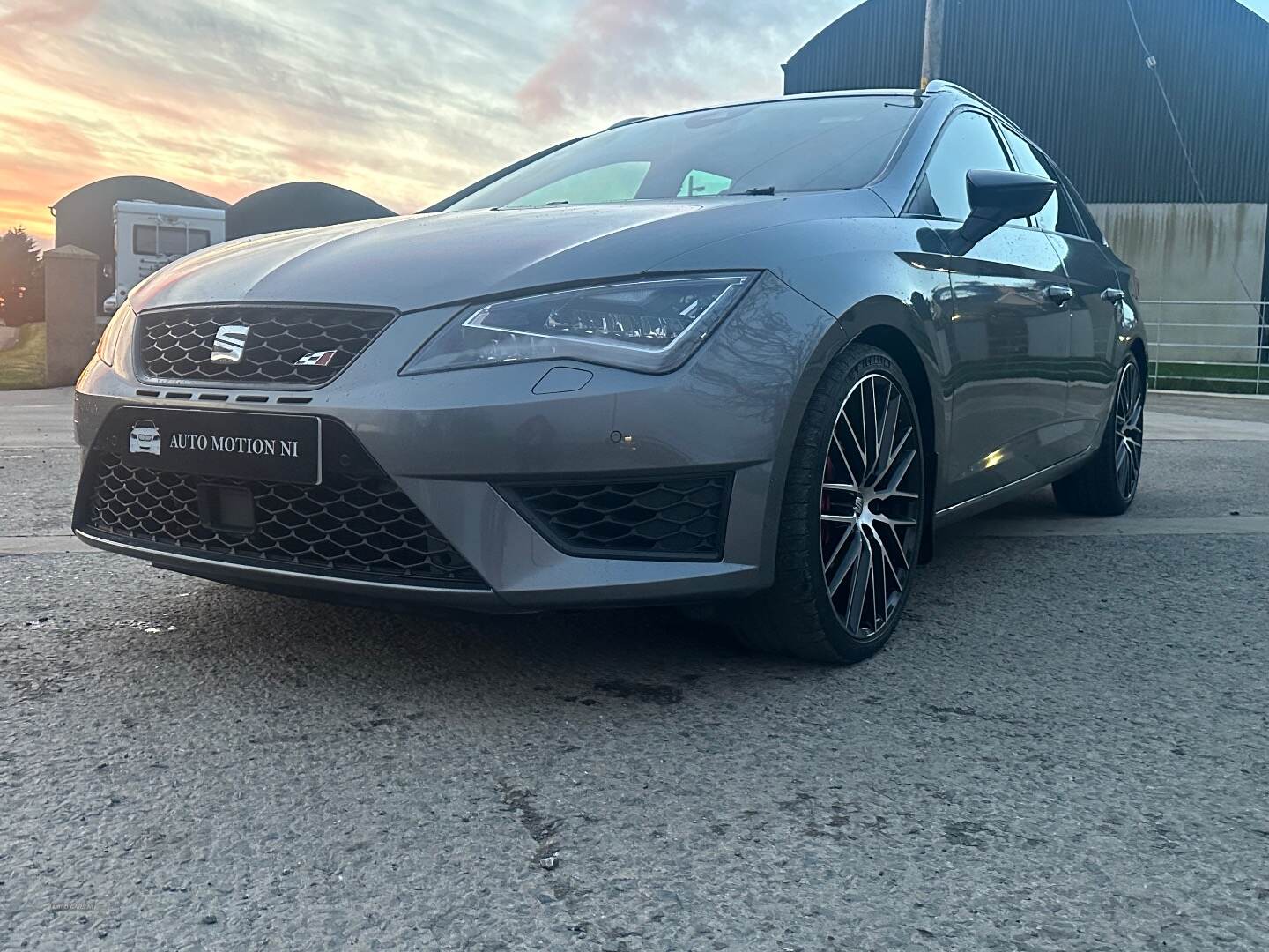 Seat Leon SPORT TOURER in Down