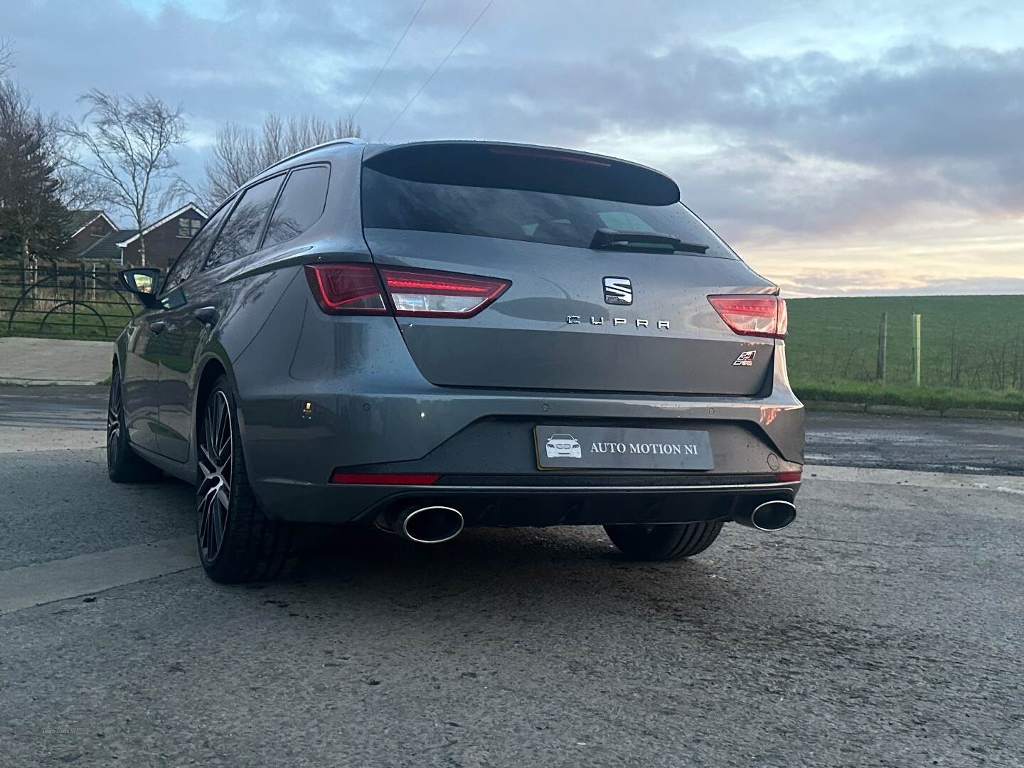 Seat Leon SPORT TOURER in Down