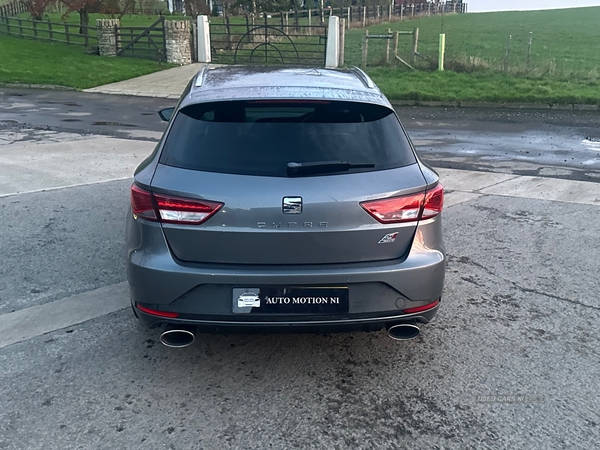 Seat Leon SPORT TOURER in Down