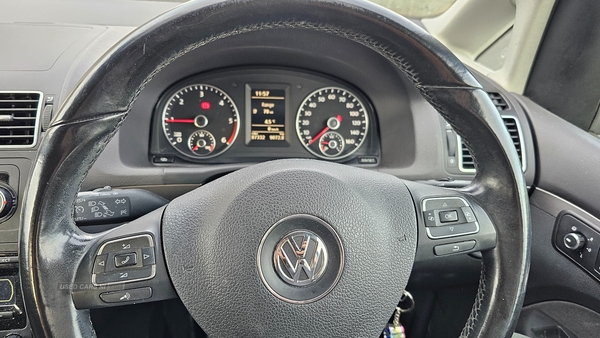 Volkswagen Touran 1.6 TDI 105 SE 5dr in Down