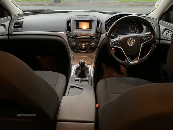 Vauxhall Insignia 2.0 CDTi ecoFLEX Design 5dr [Start Stop] in Down