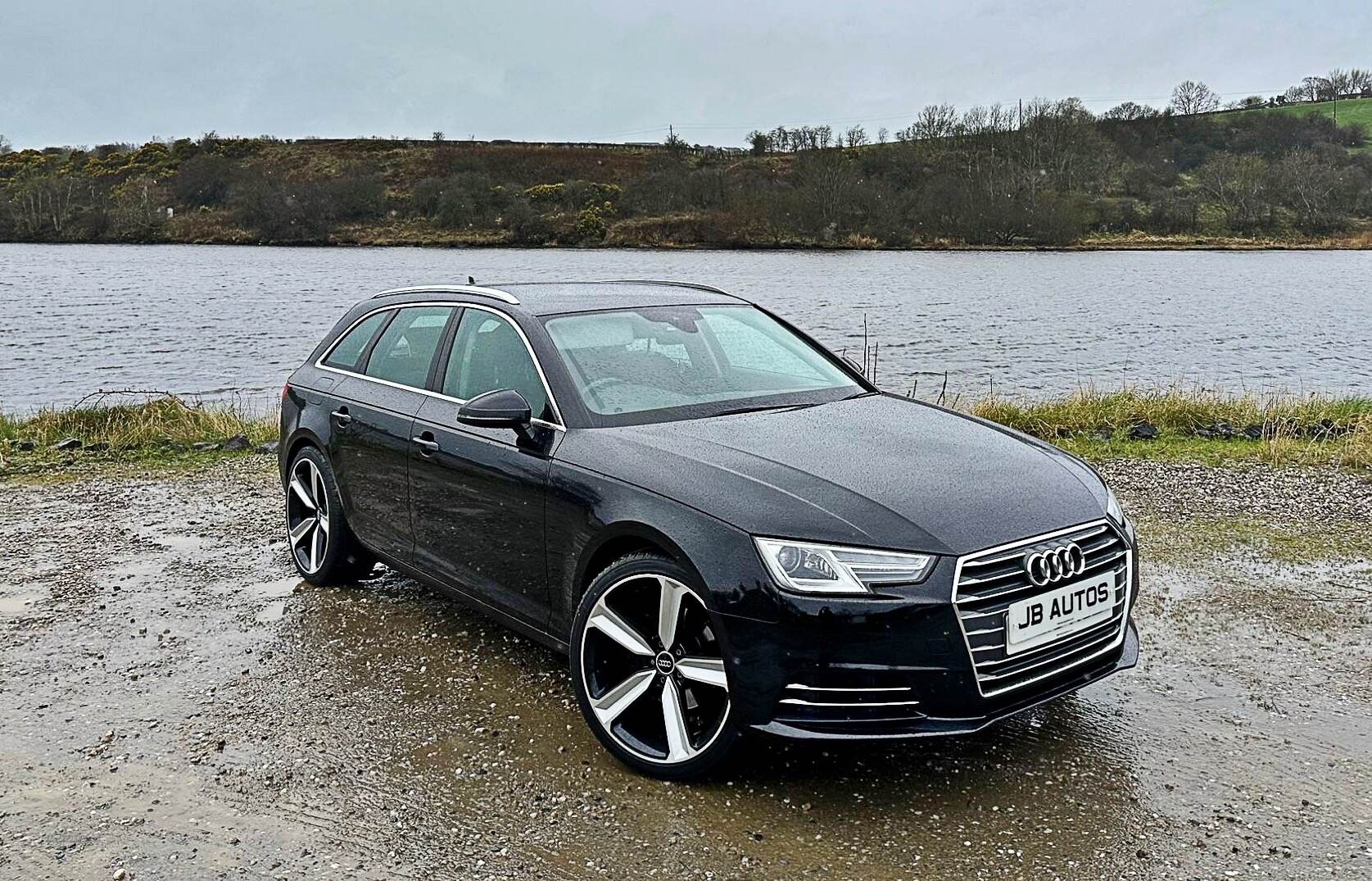 Audi A4 AVANT in Derry / Londonderry