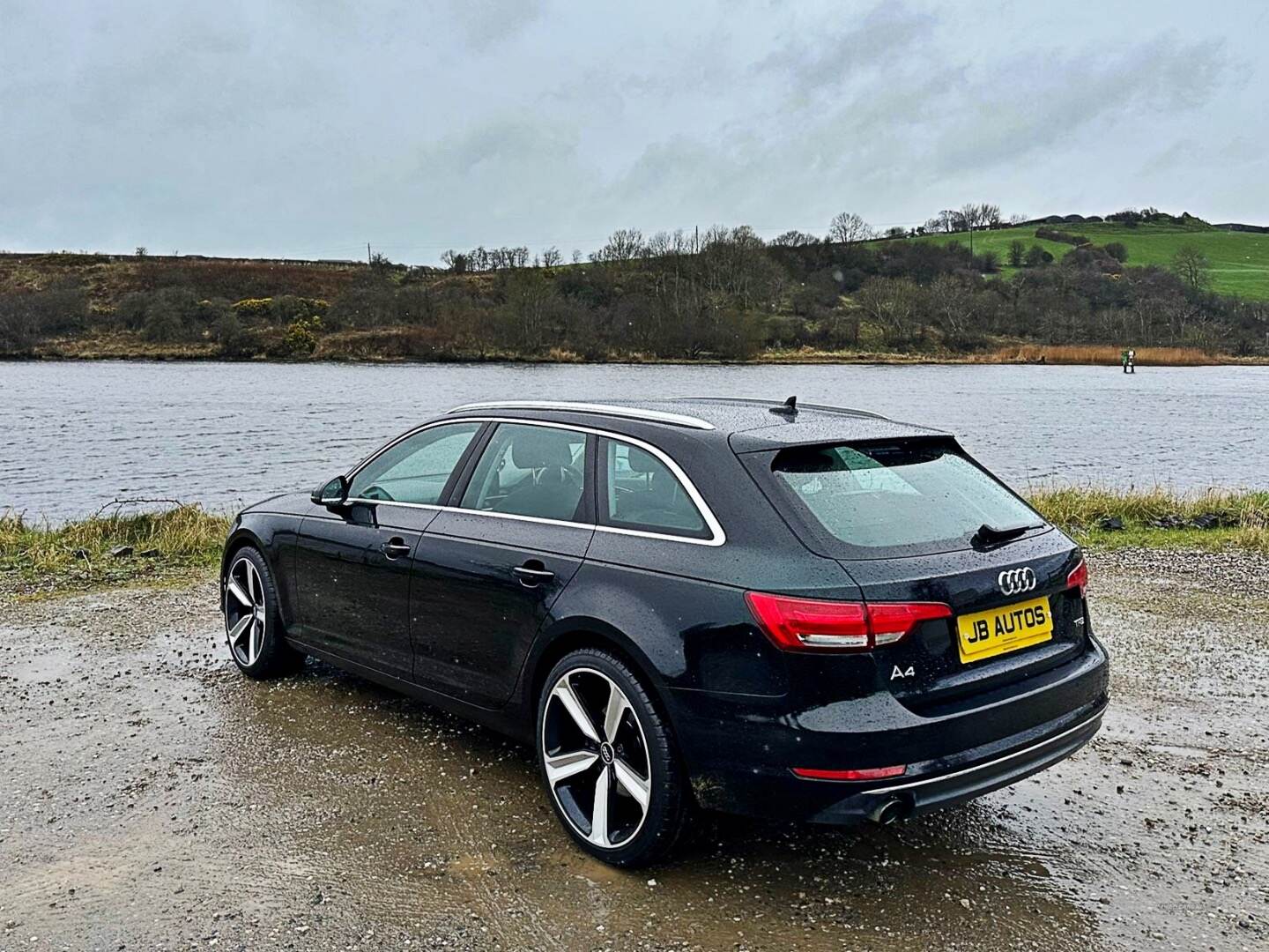 Audi A4 AVANT in Derry / Londonderry