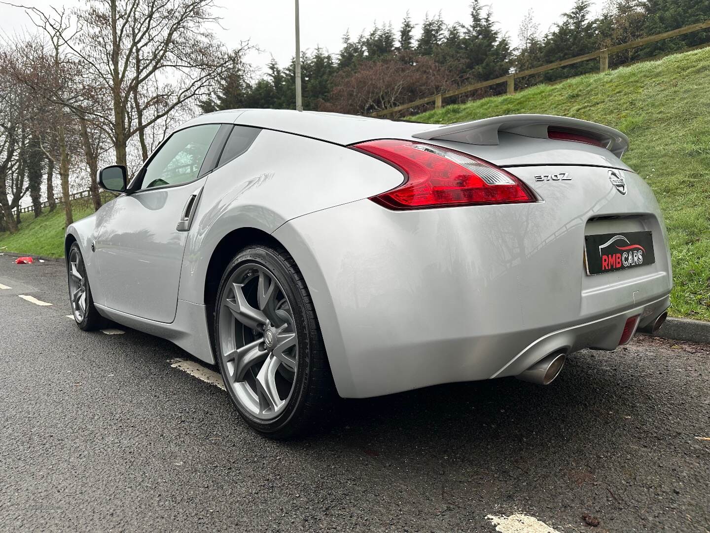 Nissan 370Z COUPE in Down