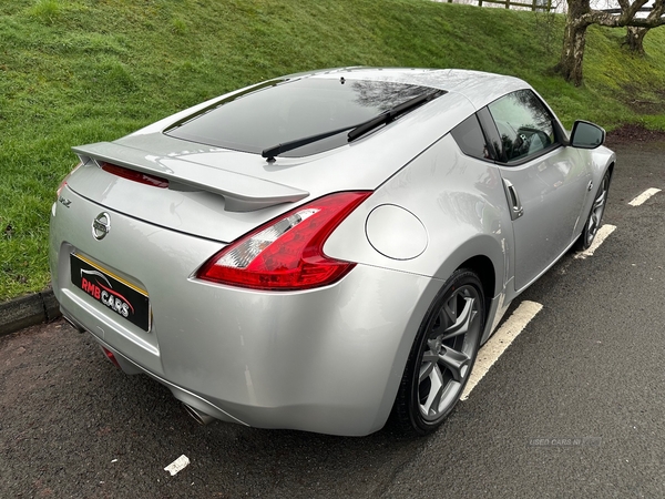 Nissan 370Z COUPE in Down