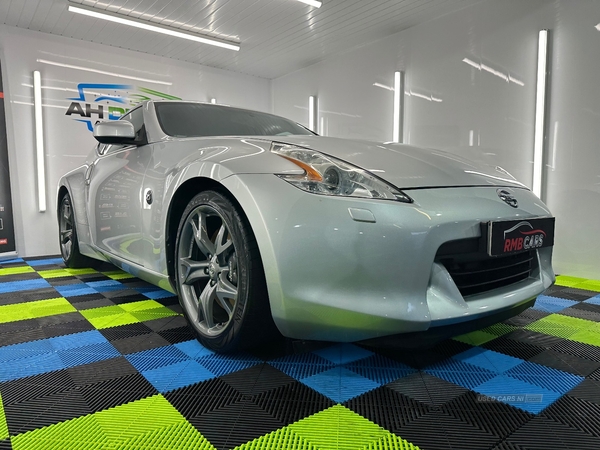 Nissan 370Z COUPE in Down