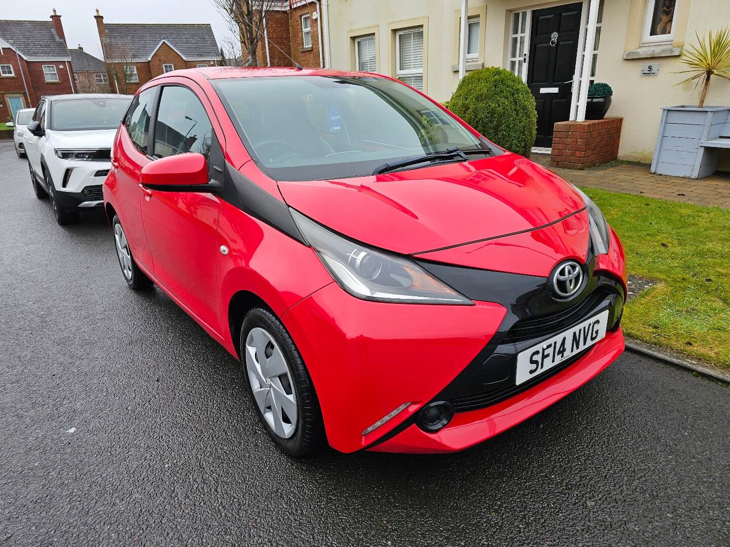 Toyota Aygo HATCHBACK in Down