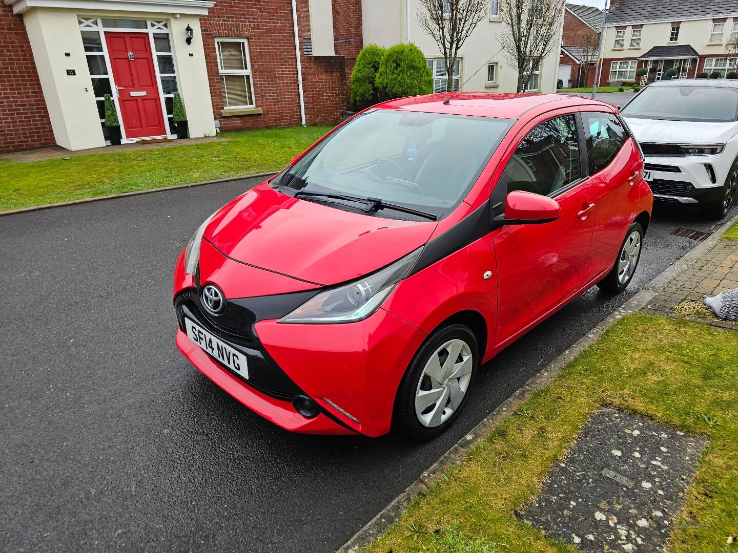 Toyota Aygo HATCHBACK in Down