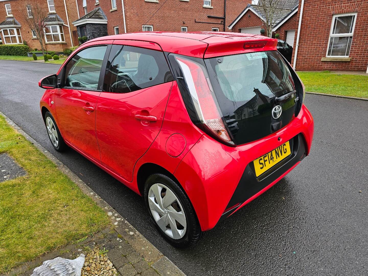 Toyota Aygo HATCHBACK in Down