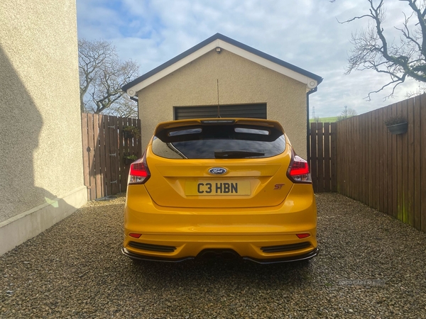Ford Focus 2.0T ST-2 5dr in Tyrone
