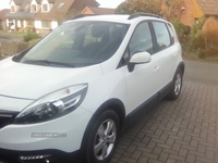 Renault Scenic XMOD 1.5 dCi Dynamique Nav 5dr in Down