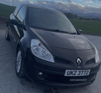 Renault Clio 1.2 TCE Dynamique S 3dr in Down