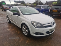 Vauxhall Astra 1.8 TWIN TOP SPORT 3d 140 BHP Stunning Looking Convertible in Down