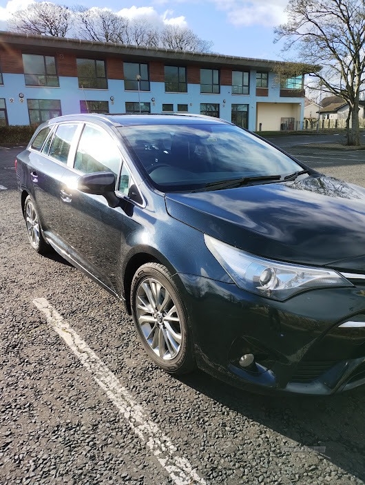 Toyota Avensis 2.0D Business Edition 5dr in Derry / Londonderry