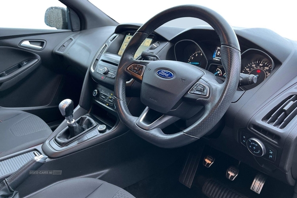 Ford Focus 1.0 EcoBoost 140 ST-Line Navigation 5dr - REAR PARKING SENSORS, APPLE CARPLAY, PUSH BUTTON START, SAT NAV, TOUCHSCREEN, REAR PRIV GLASS and more in Antrim