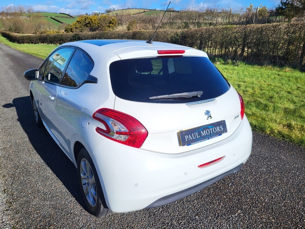 Peugeot 208 HATCHBACK SPECIAL EDITIONS in Down