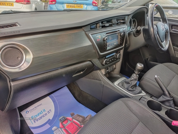 Toyota Auris HATCHBACK in Fermanagh