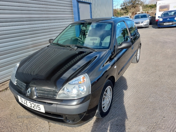 Renault Clio 1.2 16V Expression 3dr in Down
