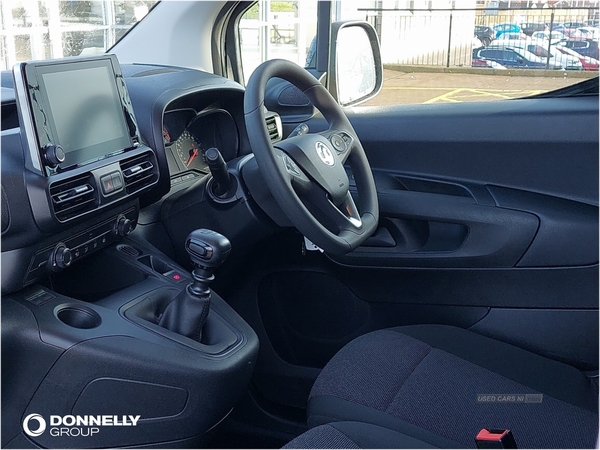 Vauxhall Combo Cargo 2300 1.5 Turbo D 100ps H1 Pro Van in Down