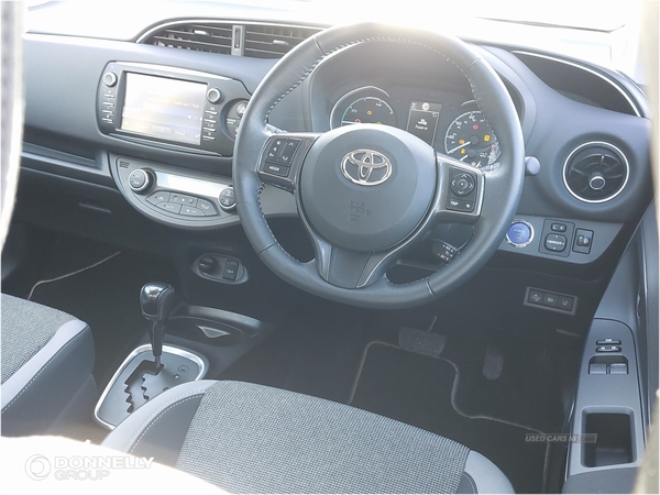 Toyota Yaris 1.5 Hybrid Y20 5dr CVT [Bi-tone] in Antrim