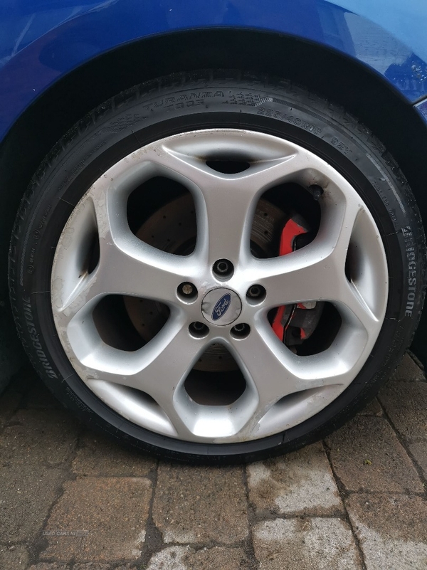 Ford Focus 2.5 ST-2 3dr in Antrim