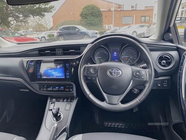 Toyota Auris 1.8 Hybrid Business Edition 5Dr Cvt in Down