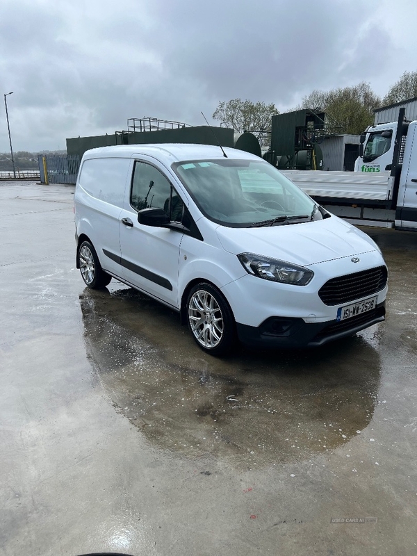 Ford Transit Courier DIESEL in Derry / Londonderry