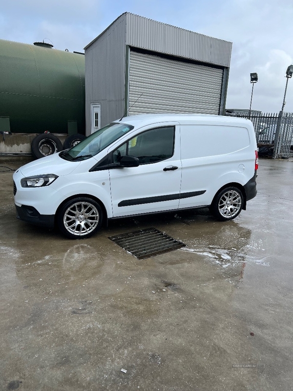 Ford Transit Courier DIESEL in Derry / Londonderry