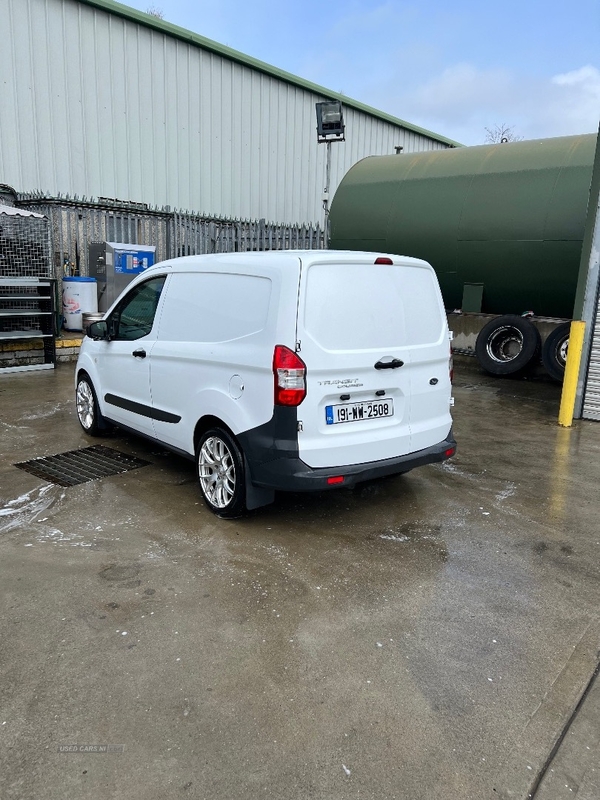 Ford Transit Courier DIESEL in Derry / Londonderry