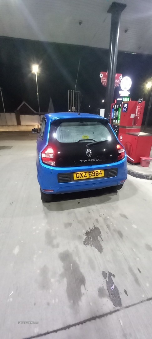 Renault Twingo 1.0 SCE Play 5dr in Down